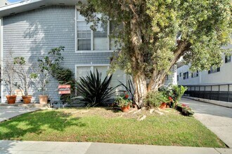 218 Gale Luxury Investments LLC in Beverly Hills, CA - Building Photo - Building Photo