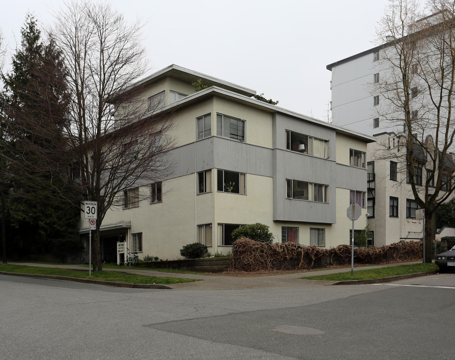 Henry Manor in Vancouver, BC - Building Photo