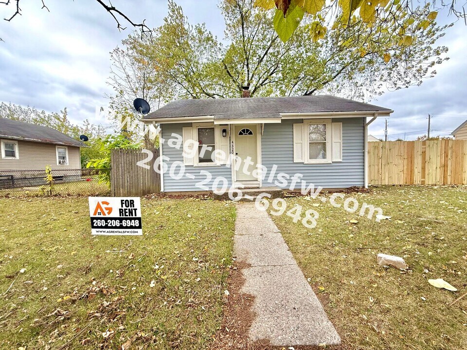 4320 Avondale Dr in Fort Wayne, IN - Building Photo