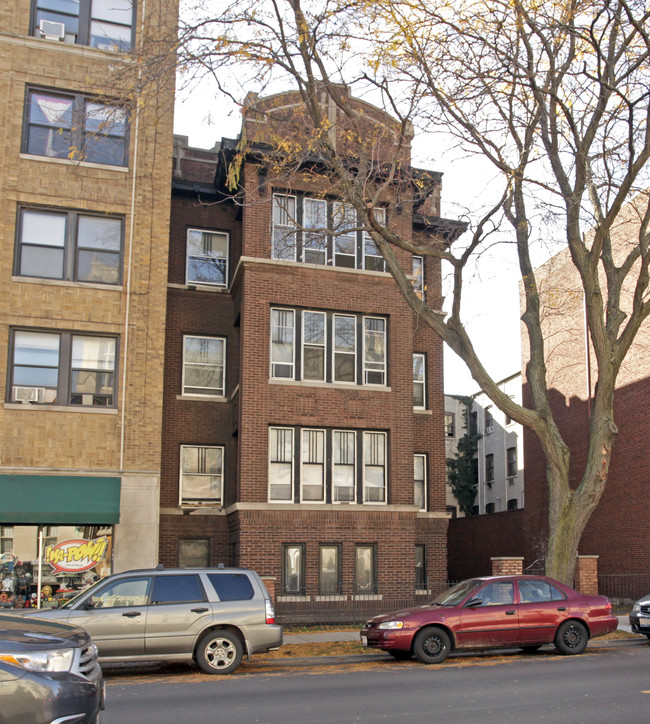 715 W Belmont Ave in Chicago, IL - Building Photo - Building Photo