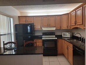 11532 NW 10th St in Pembroke Pines, FL - Building Photo - Building Photo