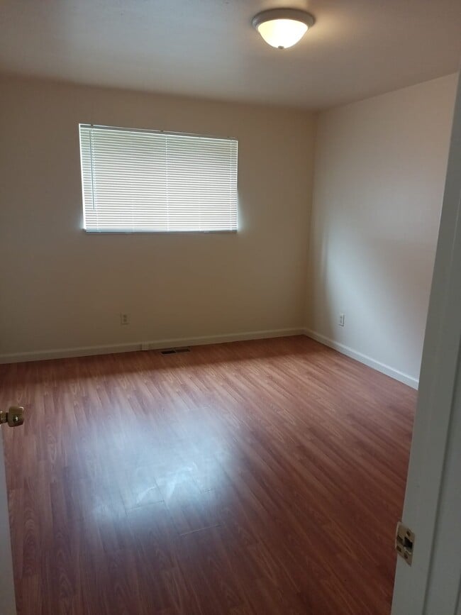 9925 Sloane Sq, Unit 9925 - B in St. Louis, MO - Building Photo - Building Photo