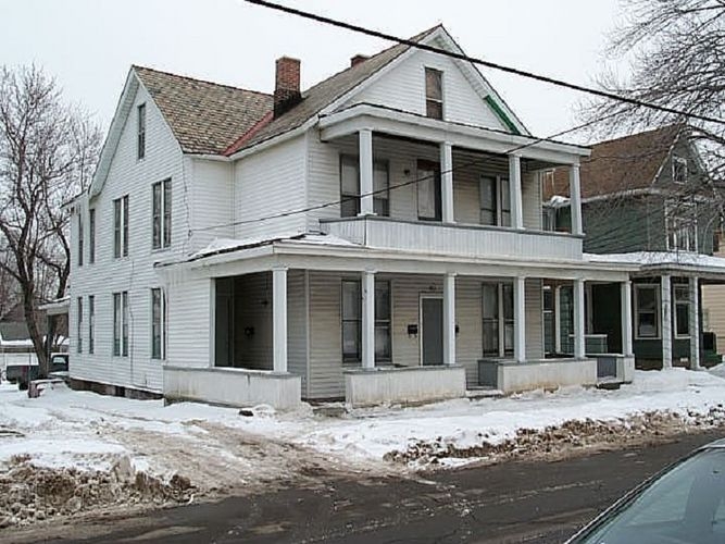 910 W 21st St in Erie, PA - Building Photo