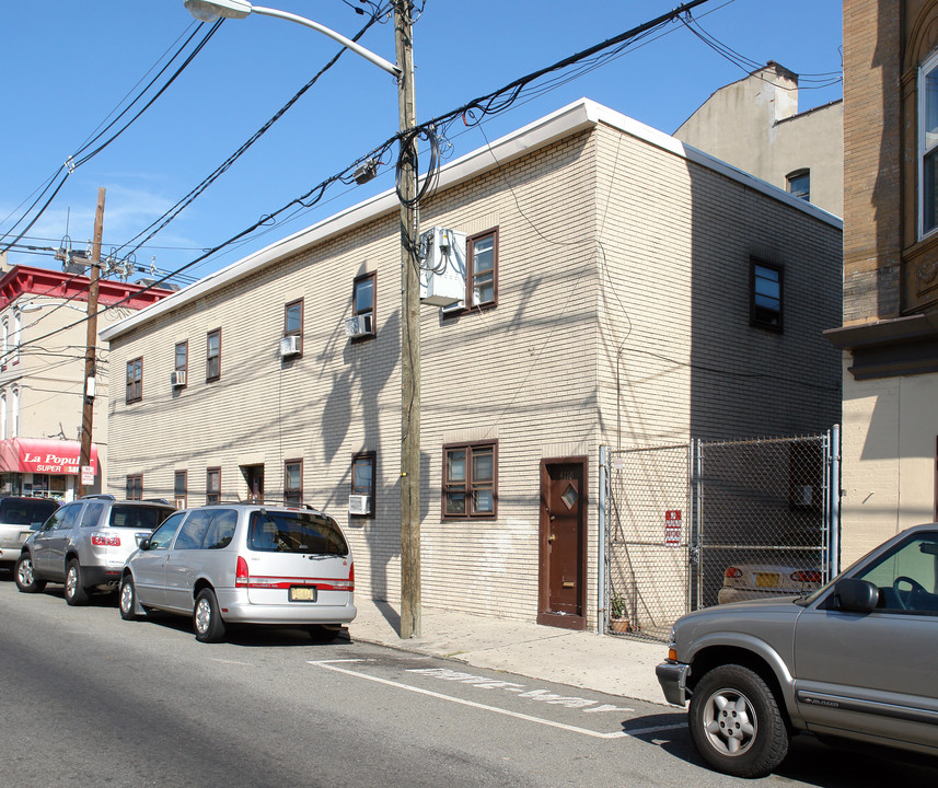 4110-4120 New York Ave in Union City, NJ - Building Photo