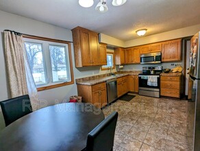 15 103rd Ave NW in Minneapolis, MN - Building Photo - Building Photo