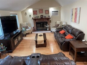 15 Bishoff Ave in Bethpage, NY - Building Photo - Building Photo