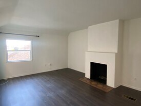 8731 Holloway Dr, Unit 8731.5 in West Hollywood, CA - Building Photo