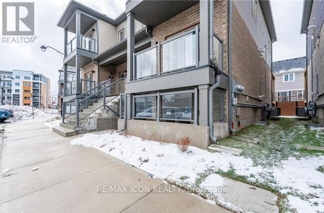 property at 205-205 W Oak Trl