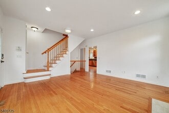 17 Grove St in Summit, NJ - Building Photo - Building Photo