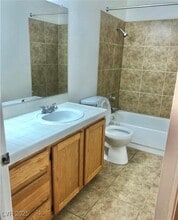 2324 Diamondback Dr in Las Vegas, NV - Building Photo - Building Photo