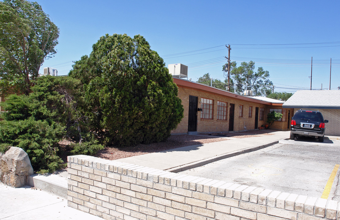 1507 N Oregon St in El Paso, TX - Building Photo