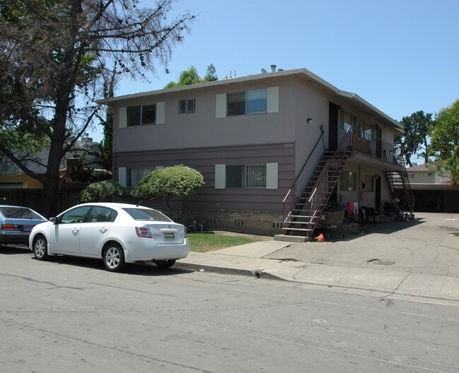1370 Via Dondera in Santa Clara, CA - Foto de edificio - Building Photo