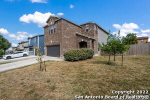 5034 Mustang View in San Antonio, TX - Foto de edificio