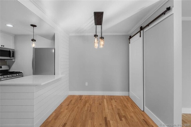 property at 5 Apricot Ln