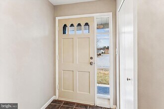 7 Cedar Bluff Ct in Catonsville, MD - Foto de edificio - Building Photo