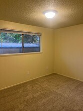 418 S Oakdale Ave in Medford, OR - Building Photo - Building Photo