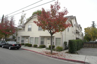 4319 Railroad Ave in Pleasanton, CA - Foto de edificio - Building Photo