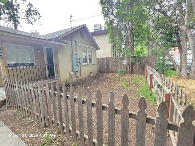 1101 Columbus Ave in Chico, CA - Building Photo - Building Photo