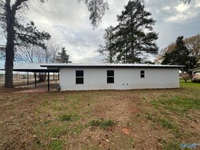 20695 Huntsville Brownsferry Rd in Tanner, AL - Foto de edificio - Building Photo