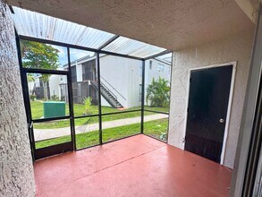 4461 Treehouse Ln in Tamarac, FL - Building Photo - Building Photo