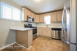 320 Marbury Dr in Irwin, PA - Building Photo - Building Photo