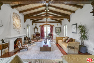 707 N Bedford Dr in Beverly Hills, CA - Building Photo - Building Photo