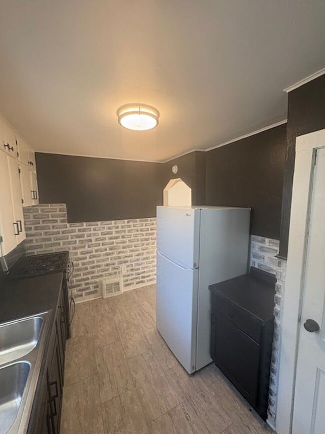 property at 122 Callender St