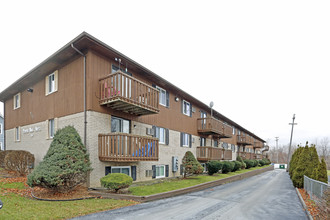 Peppermill Place Apartments in Lapeer, MI - Building Photo - Building Photo