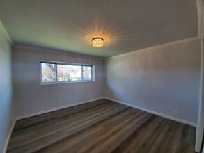 1104 Fifth Ave in Redwood City, CA - Building Photo - Building Photo