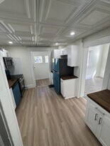 1023 Bement St in Lansing, MI - Building Photo