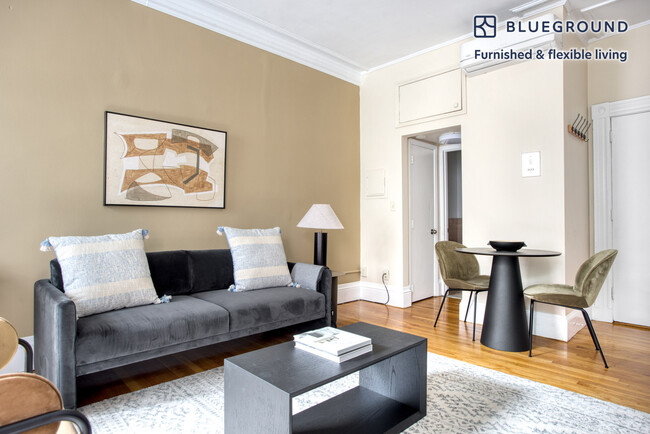 226 Newbury St, Unit FL2-ID724 in Boston, MA - Building Photo - Building Photo