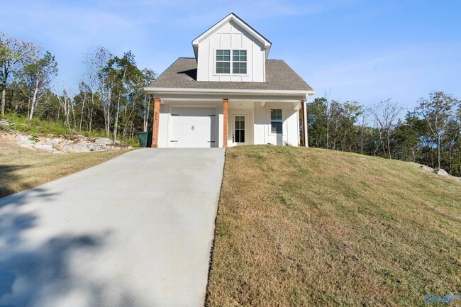property at 559 Farmingdale Rd SE