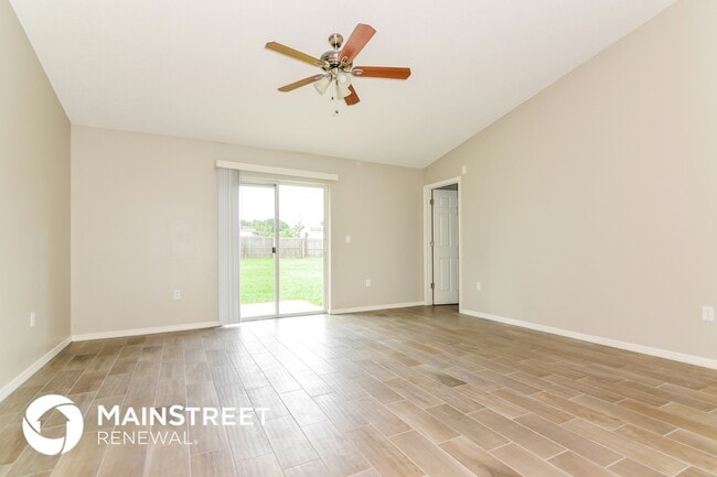 property at 8024 Ridgeglen Cir W