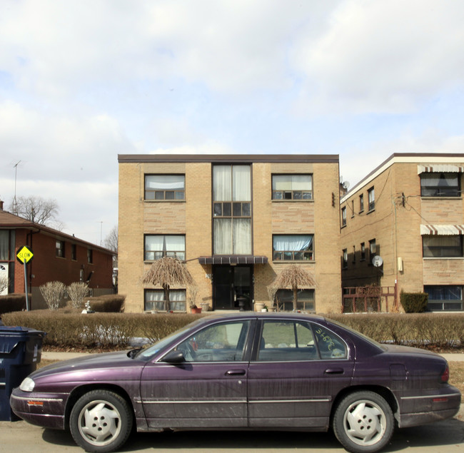 24 Hay Ave in Toronto, ON - Building Photo - Building Photo