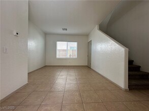 8069 Celina Hills St in Las Vegas, NV - Building Photo - Building Photo