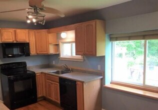 1802 Ada St in Lansing, MI - Foto de edificio - Building Photo