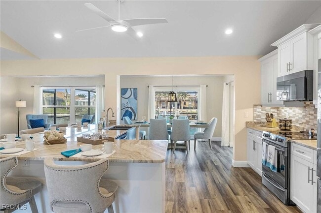 property at 2307 SW 40th St