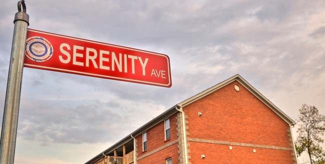 Serenity Court Apartments in Louisville, KY - Foto de edificio - Building Photo