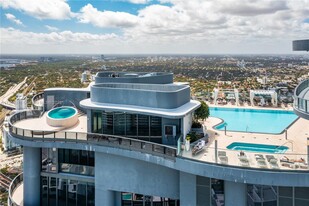 1000 Brickell Plz, Unit PH5104 in Miami, FL - Foto de edificio - Building Photo