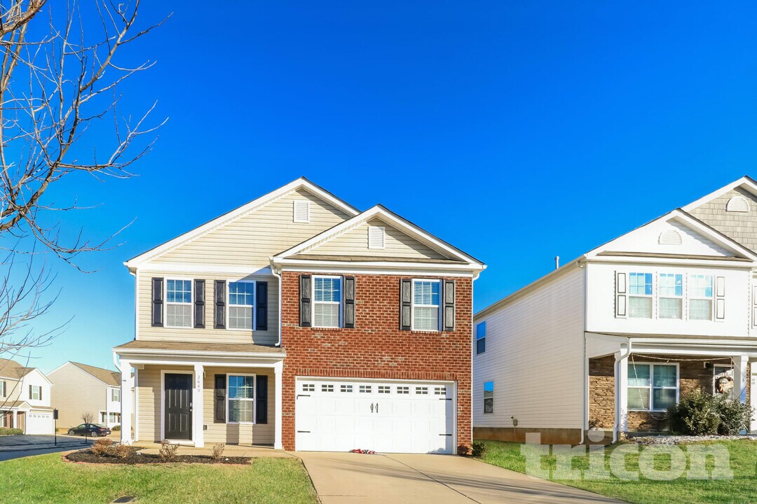 2640 Cider Ridge Rd in Dallas, NC - Building Photo