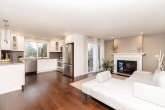 6304 110th Ave NE in Kirkland, WA - Building Photo - Building Photo