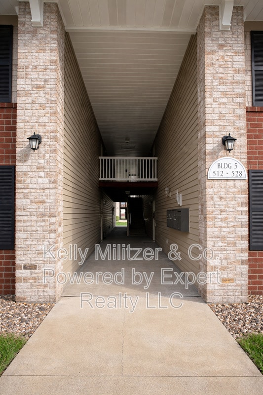 406 S Church St in St. Peters, MO - Building Photo - Building Photo