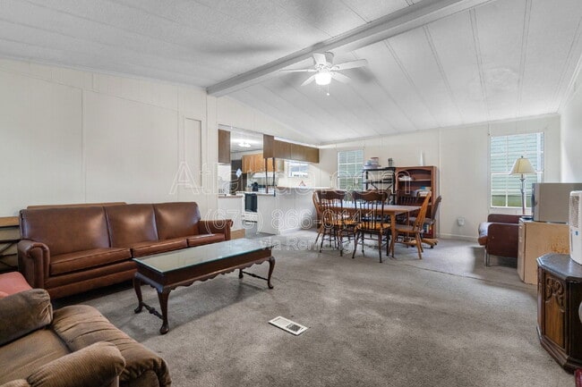 1061 Center St NW in Atlanta, GA - Building Photo - Building Photo