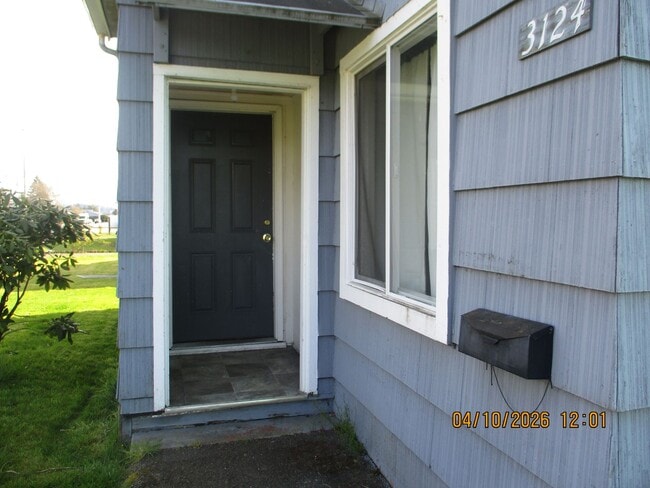 3124 Sumner Ave in Hoquiam, WA - Building Photo - Building Photo
