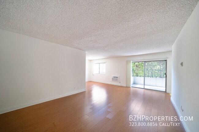 property at 956 Croft Ave