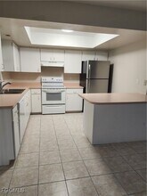 554 Empire Ave S in Lehigh Acres, FL - Foto de edificio - Building Photo