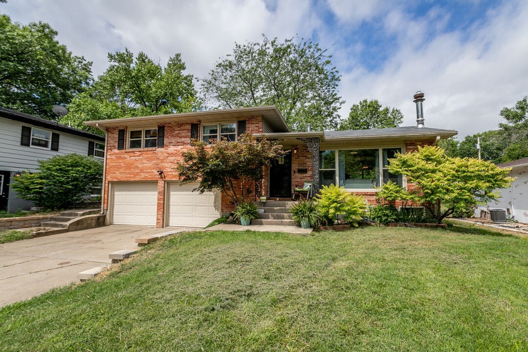 305 Bourn Ave in Columbia, MO - Building Photo