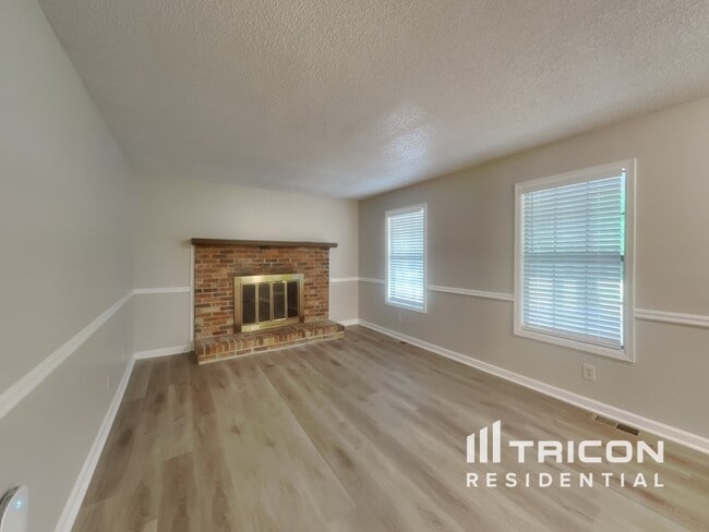42 Lynn Cir in Newnan, GA - Building Photo - Building Photo