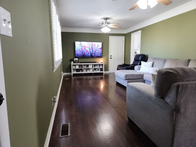 5011 Collinwood Dr in Clarksville, TN - Building Photo - Building Photo