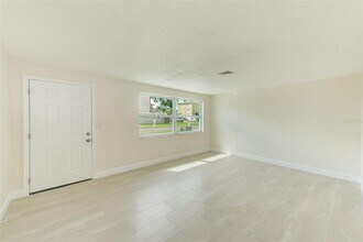 178 175th Ave E in Redington Shores, FL - Building Photo - Building Photo